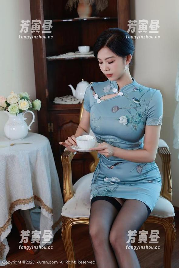 秀人网 - 从容不迫，涵涵Luna的写真：裤里丝也能撑起整场！