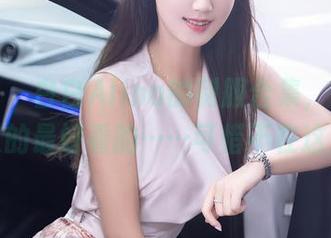 秀人网 – 白白Alina的制服合集，在线上见过的最好看的……可惜不在这里！