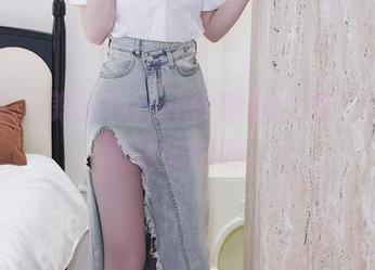 秀人网 – 美昕Yumi与她的女友：写真里悬疑又暧昧。