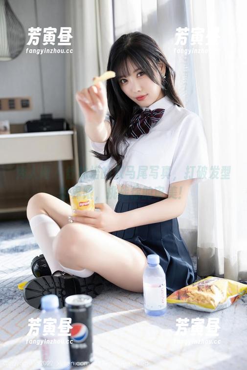 秀人网 - 舒林培的双马尾写真，打破发型的界限，挑战你的审美！
