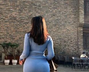 微密圈 – 童小芯在套装里，连呼吸都是资源的味道。