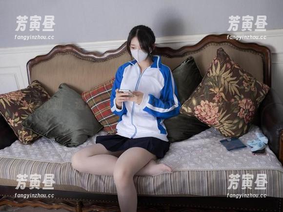 紧急企划-龙崎聆音 紧急企划 - 透明?龙崎聆音的私房合集更像个谜题。
