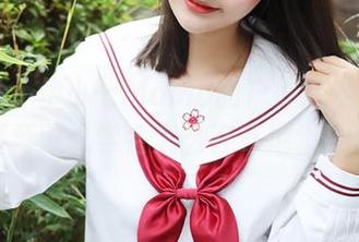 美媛馆 – 伊小七MoMo的户外图集资源：你甚至可以学会怎么在草地上摔跤！