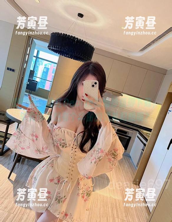 微密圈 - 脸红Dearie的婚纱值得下载，毕竟谁不想有个华丽的婚礼幻想呢？