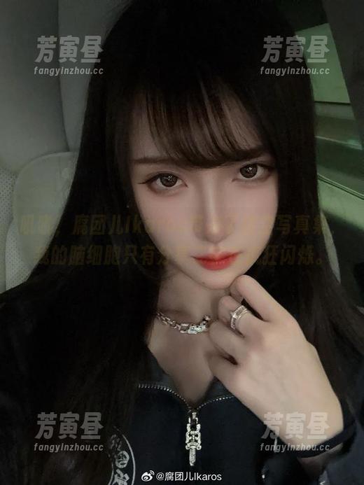腐团儿Ikaros 吼吼,腐团儿Ikaros带来了镂空写真集,我的脑细胞只有分享二字在疯狂闪烁。
