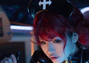 芊川一笑MNK的写真游戏：谁才是真正的女王？