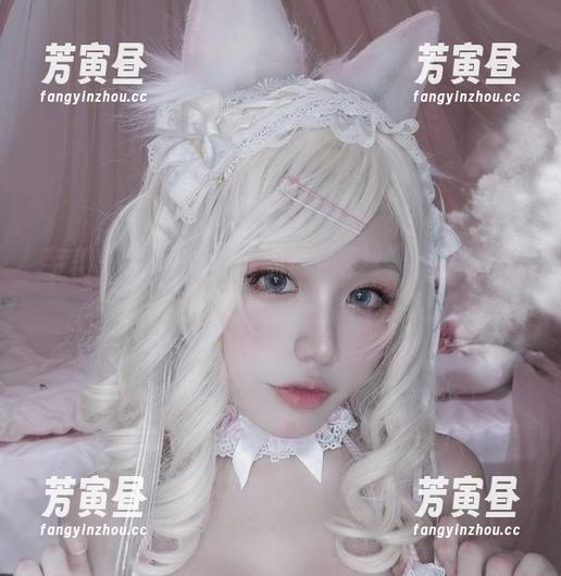 芊川一笑MNK的新作“蕾丝”：人靠衣装的哲学又一次被推向极致。