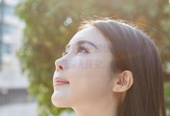 蜜桃社 – 低调的结衣，黑白美图中的秘密到底什么？分分钟让人想深入探究。