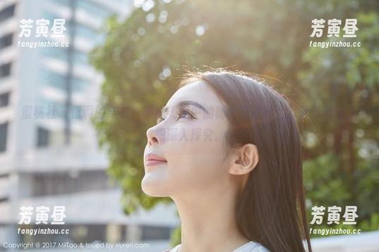 蜜桃社 - 低调的结衣，黑白美图中的秘密到底什么？分分钟让人想深入探究。