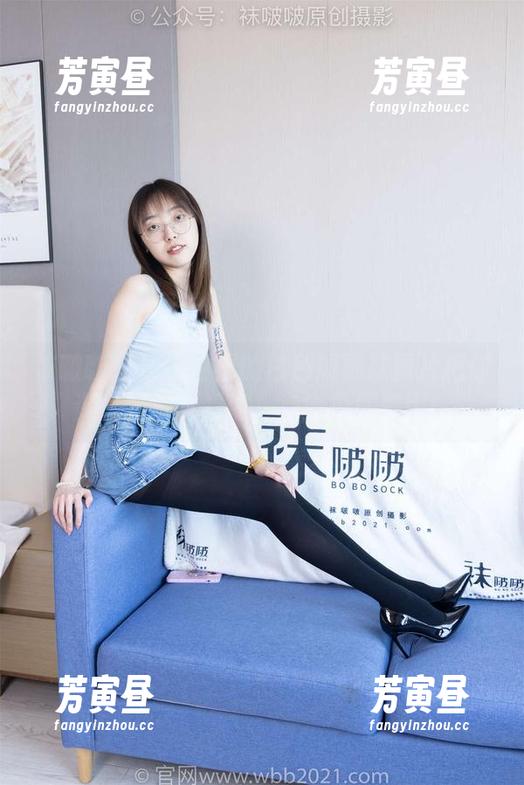 袜啵啵 - 让小甜豆的白色短棉袜图片把你变成好好小姐姐，完全免费使用！