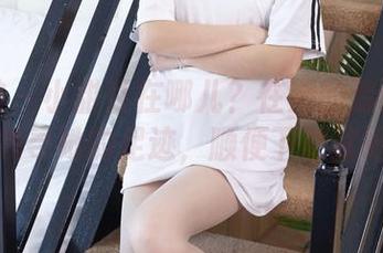 袜啵啵 – 小甜豆在哪儿？在她的清纯作品集里找寻她的足迹，顺便下载就好啦。