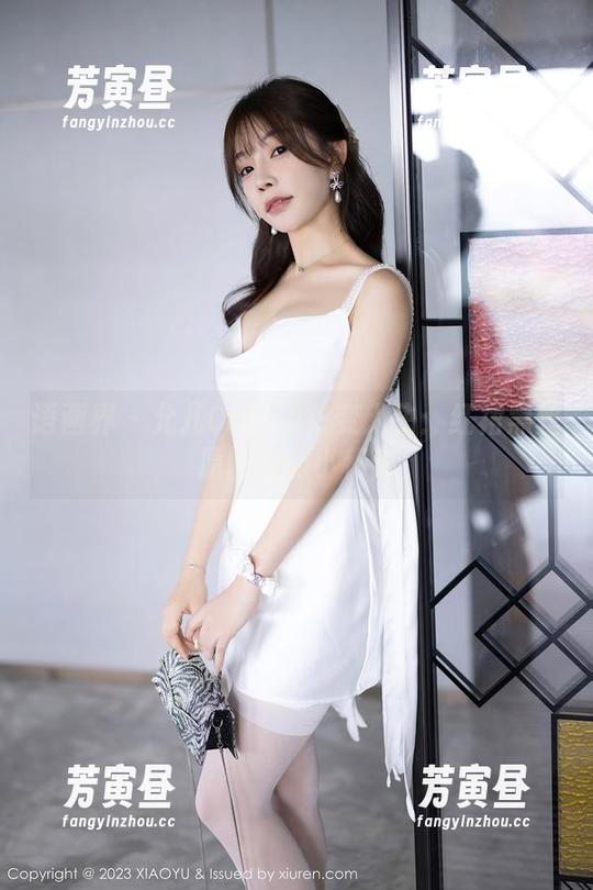语画界-允儿Claire 语画界 - 允儿Claire改变人生:红裙黑丝原图里的小秘密