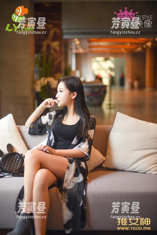 青豆客 - 研究梁莹Sugar的和服写真，原图里顿时就迷失在那衣裳的流动里。