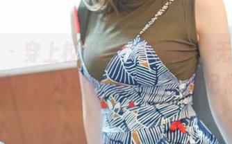 青豆客 – 穿上校服后的谭晓彤，无圣光的写真，好像在翻开尴尬的记忆