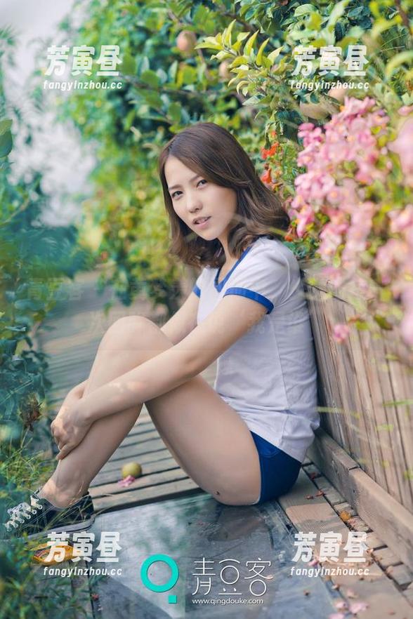 青豆客-黄梦羡 青豆客 - 在黄梦羡的图册中,少女的每一次回眸都似在说‘我是谁’