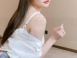 美图来袭：香草喵露露的夏天，光影与自我较量中