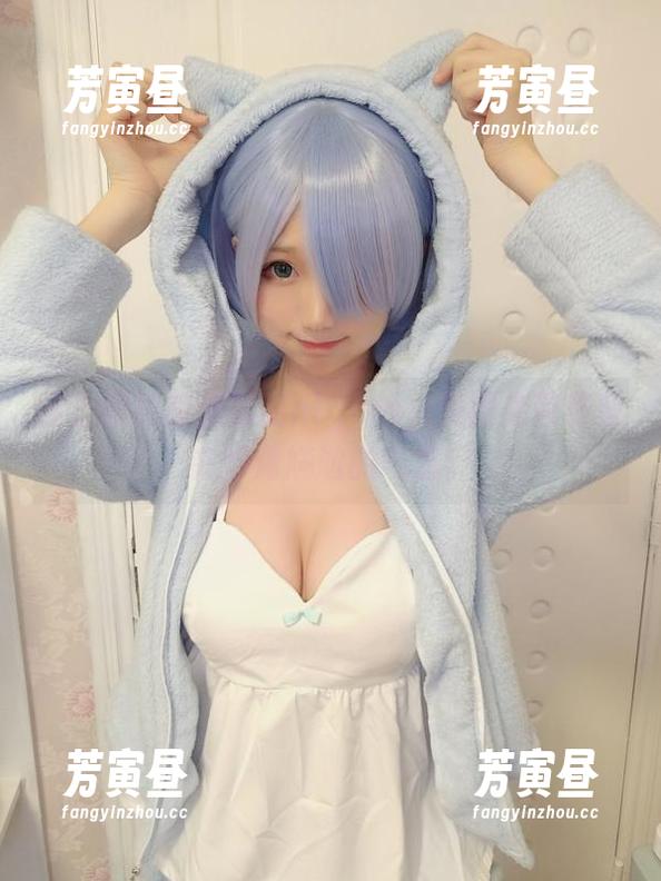 穿上短裤的魔物喵nigisa，美图夹带着些许炒鸡尴尬的气息。