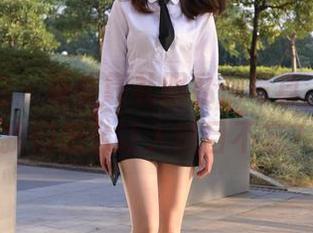 魔镜街拍 – 曼曼靠礼服私房写真，顺便教我们怎么让人过目不忘？